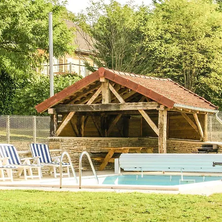 Сasa de vacaciones Superb With Pool Cressensac-Sarrazac