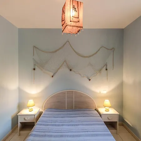 Slate-roofed Hideaway