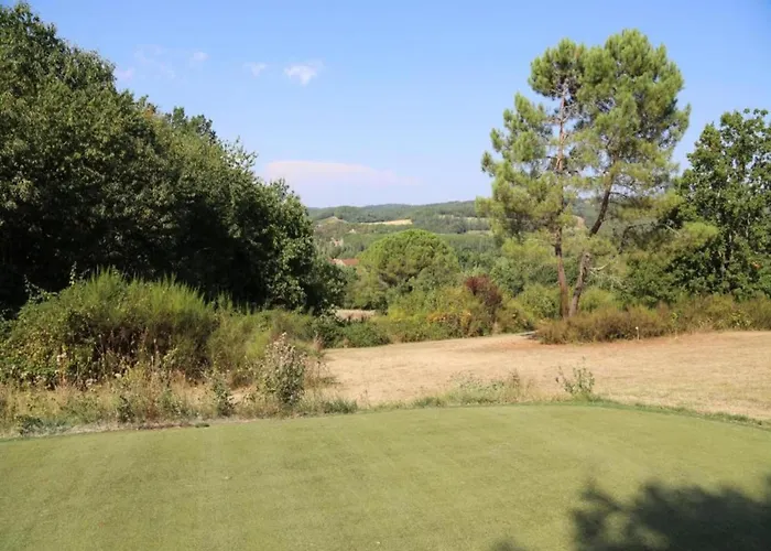Slate-roofed Hideaway Дом отдыха
