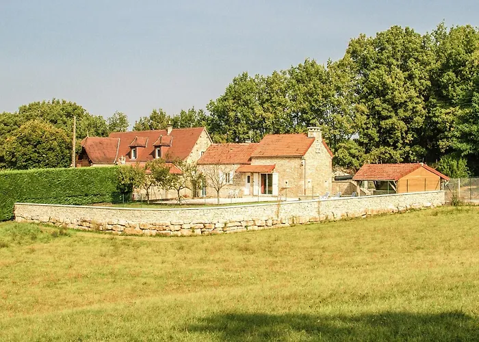 Slate-roofed Hideaway Дом отдыха